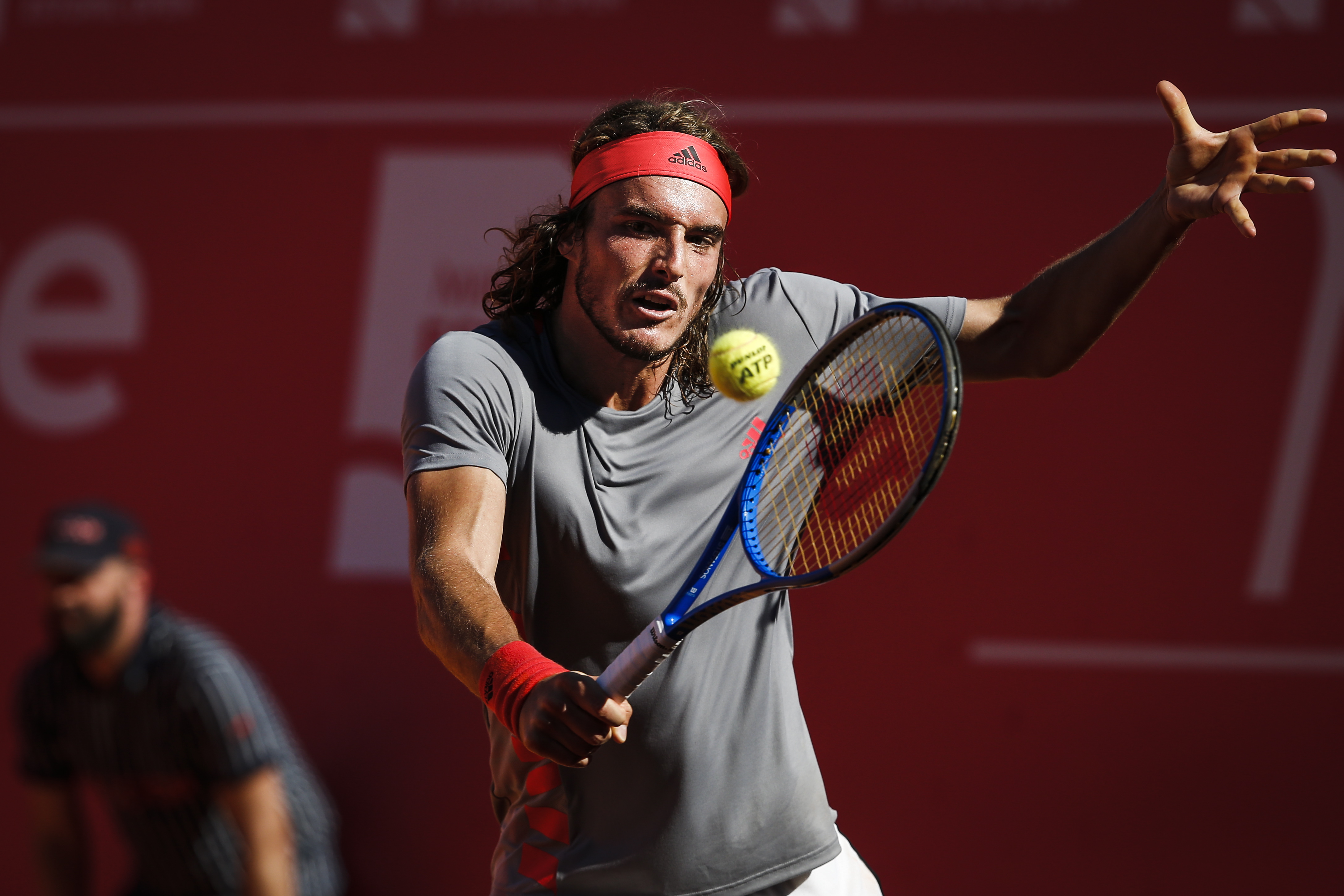 爱游戏大厅-西班牙网球队绝杀英国网球队，西西帕斯高光表现