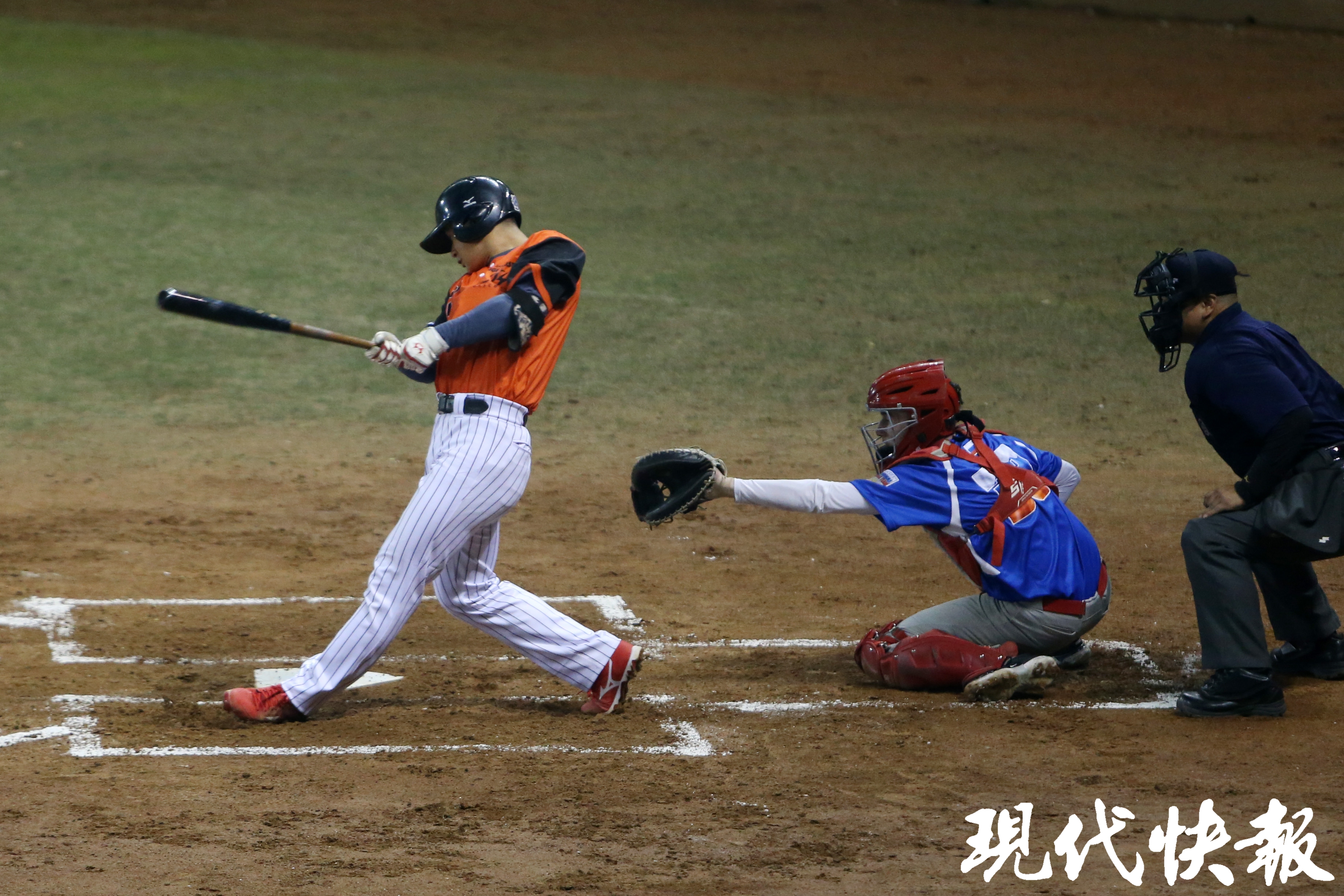 包含冷门频出！棒球战况跌宕起伏的词条