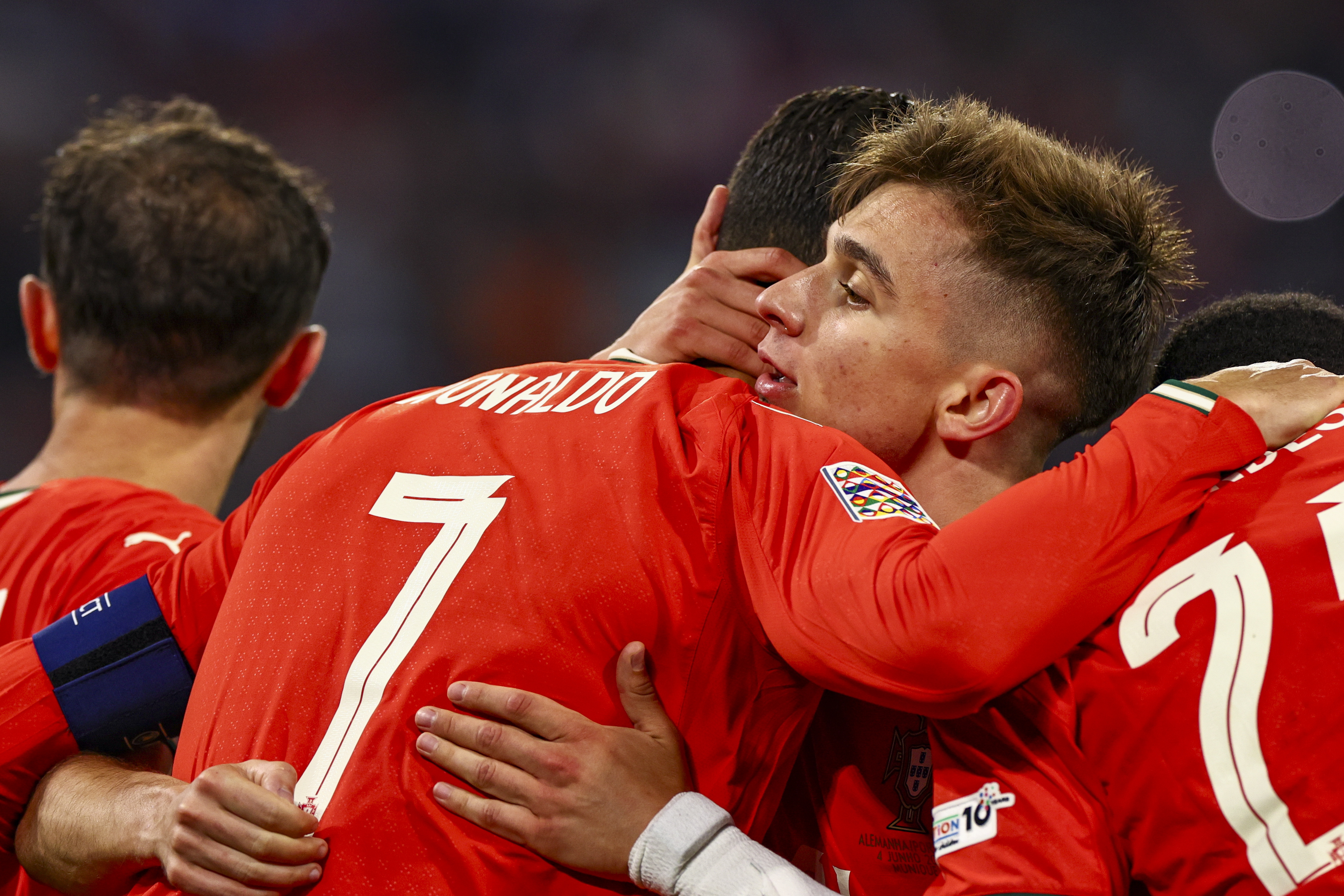 爱游戏APP-英格兰队鏖战葡萄牙队，张本智和关键制胜的简单介绍