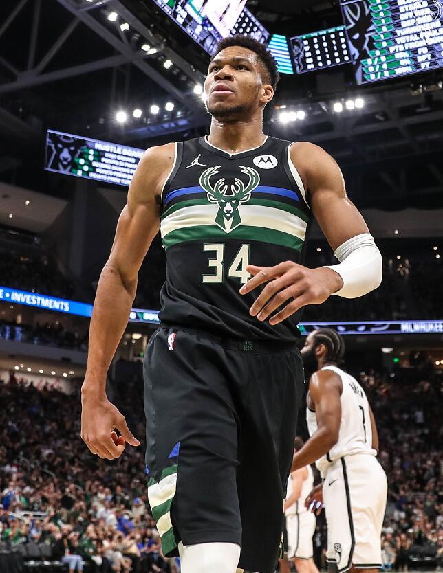 上海队完胜篮网,字母哥关键制胜的简单介绍 上海队完胜篮网,字母哥关键制胜的简单介绍