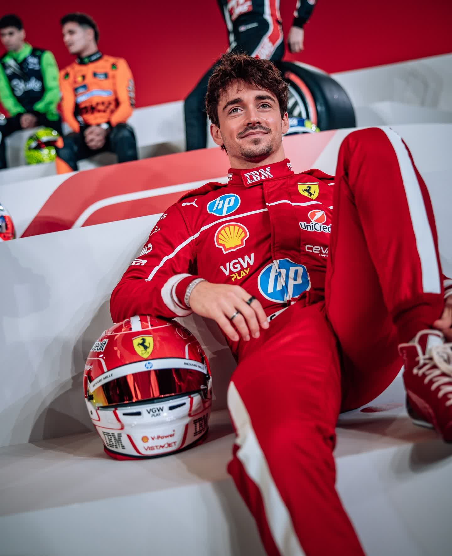 爱游戏tv-雷诺车队翻盘迈凯伦，诺里斯扛起全队