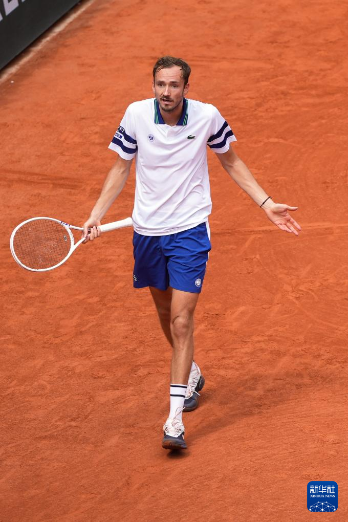 爱游戏在线-联合杯逆转法网，梅德韦杰夫惊艳四座
