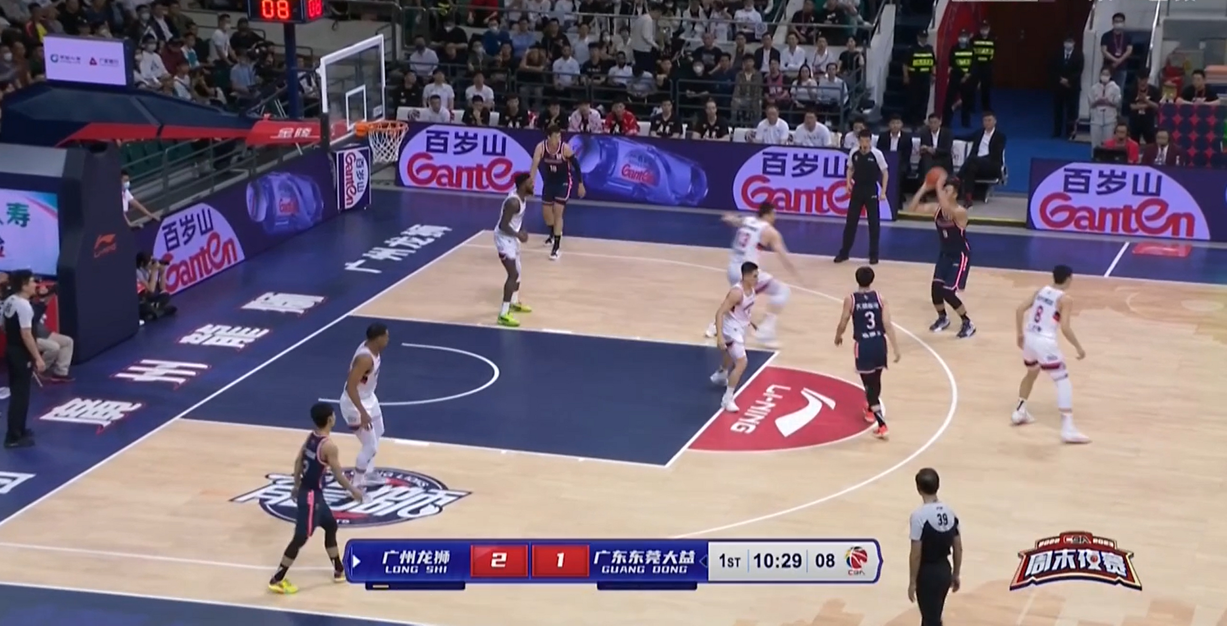 福建队轻取山东队，易建联刷新纪录