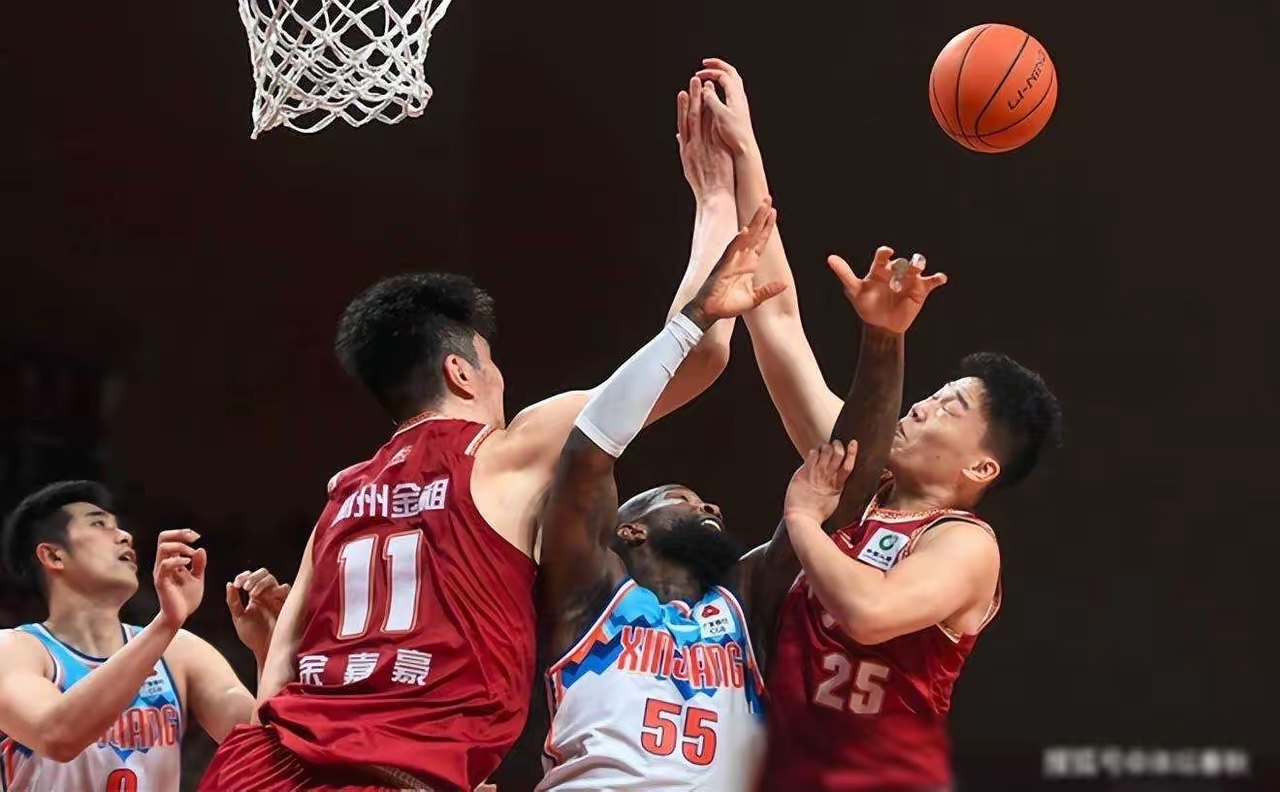 沃尔夫斯堡不敌劲旅，保级之路险象环生