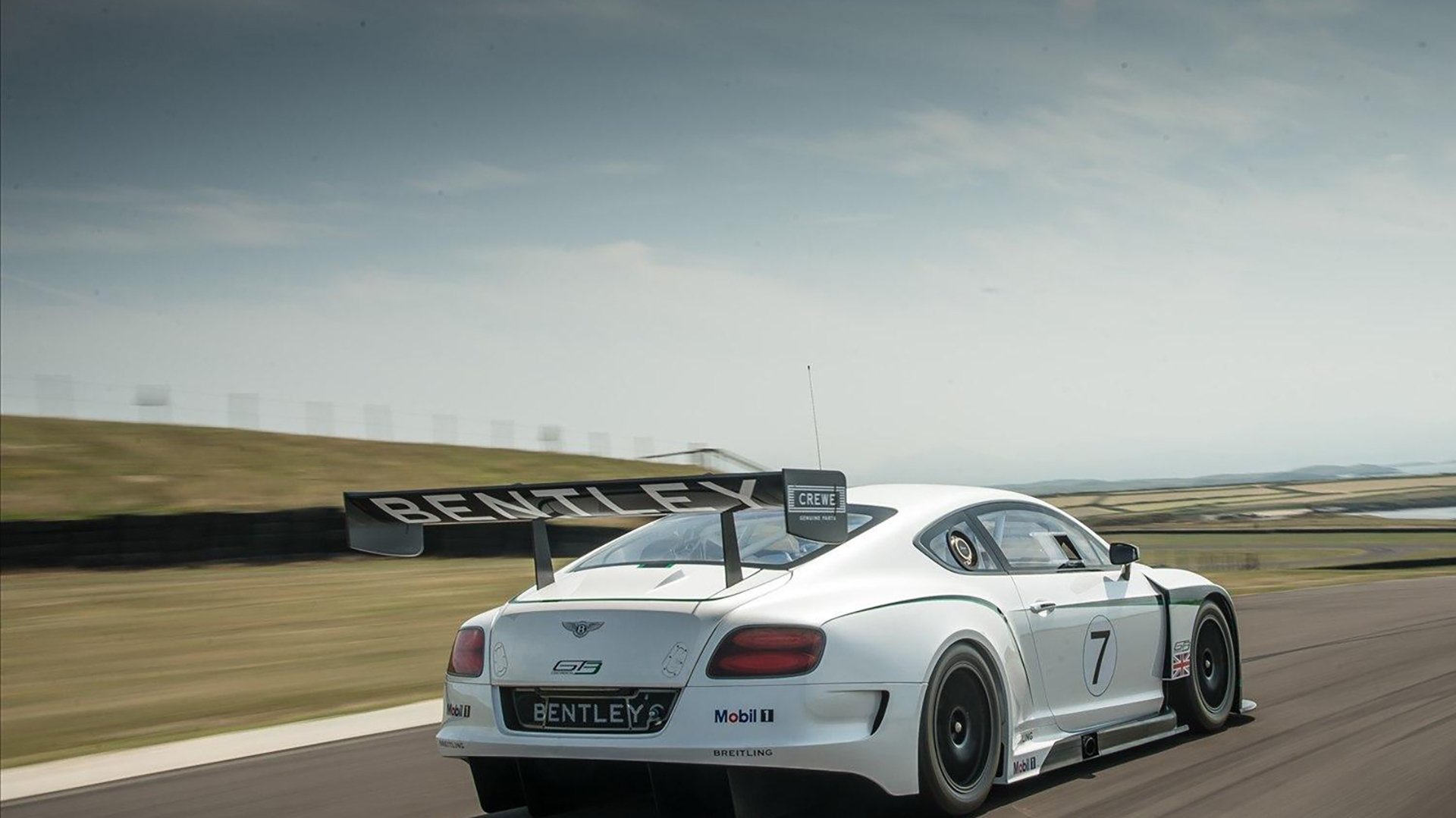 赖斯处子秀惊艳爆发，AC米兰进攻狂潮碾压秘鲁劲旅