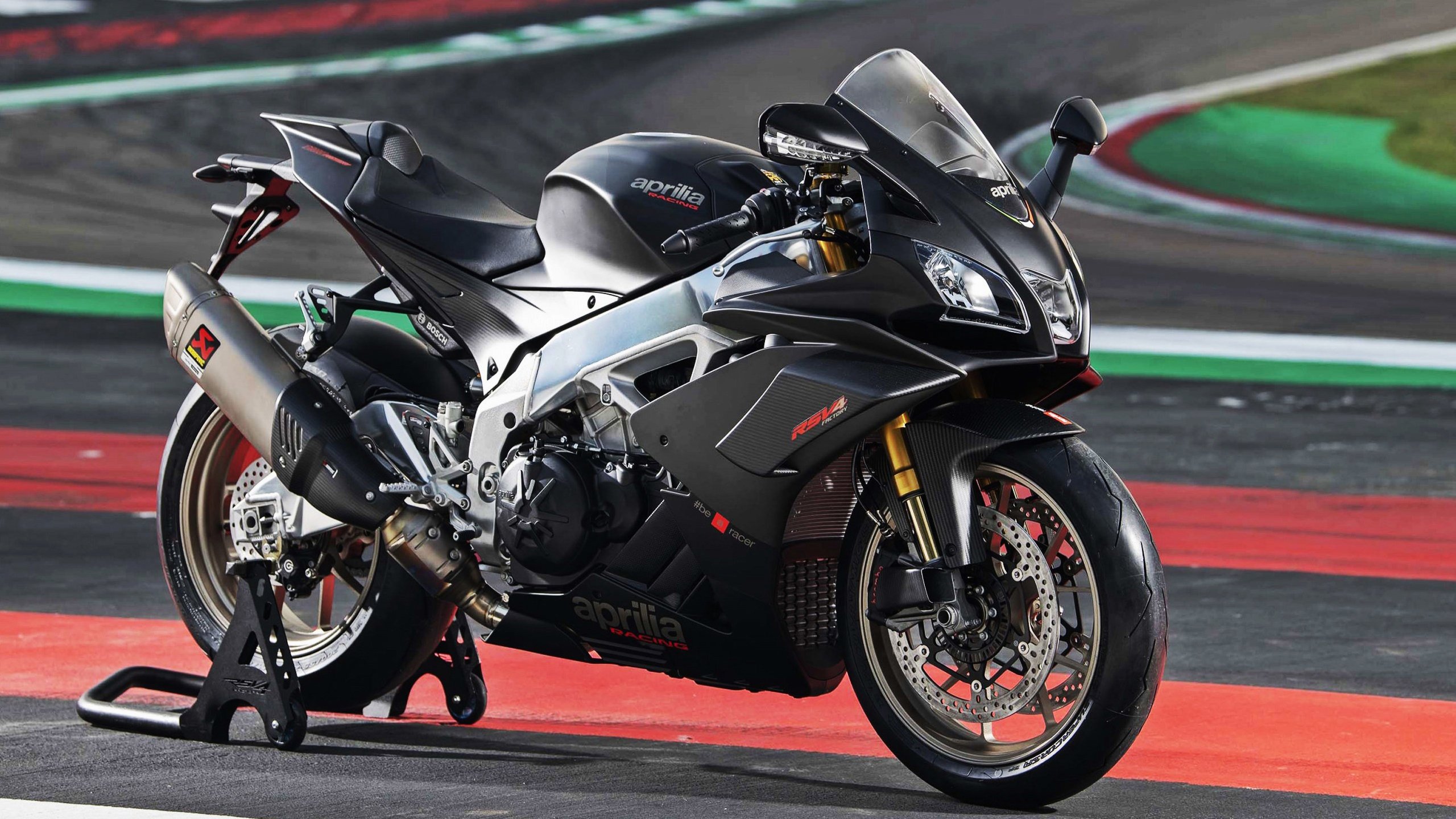 唯一客场胜利，曼联攻克荷兰，迪亚斯一锤定音