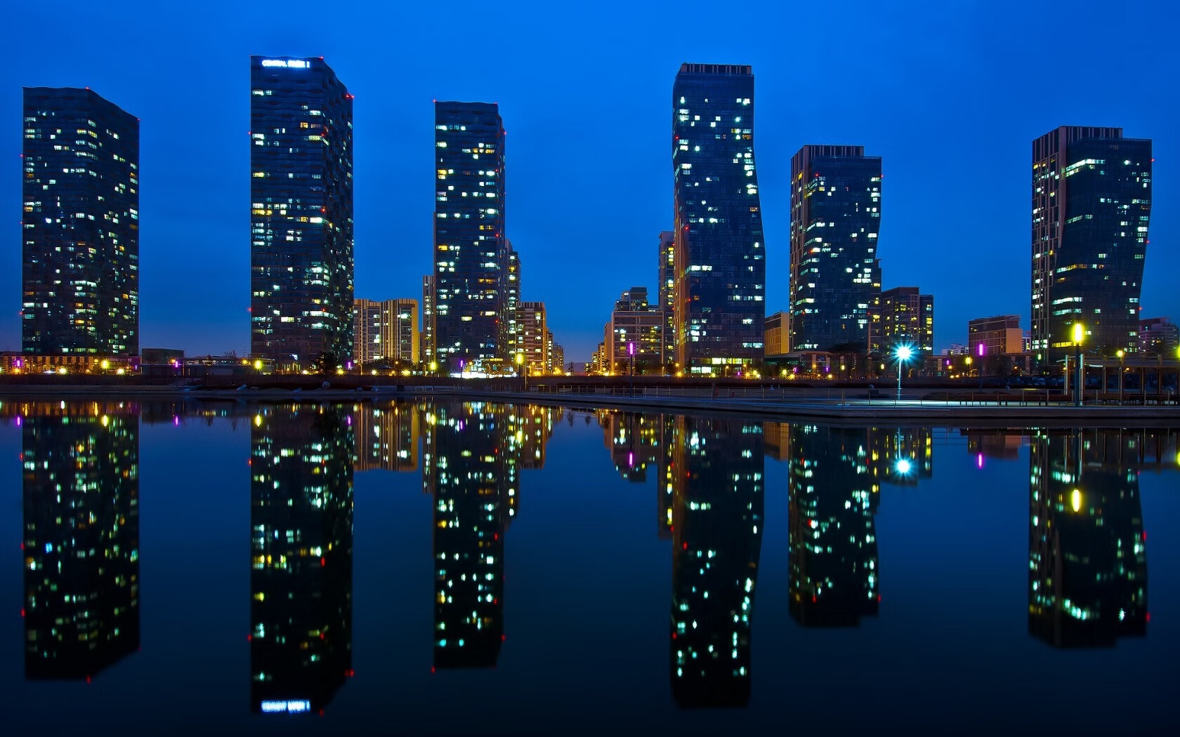 爱游戏体育-凝望哨声，2026世界杯之夜，爱德华兹与他的静止里程碑